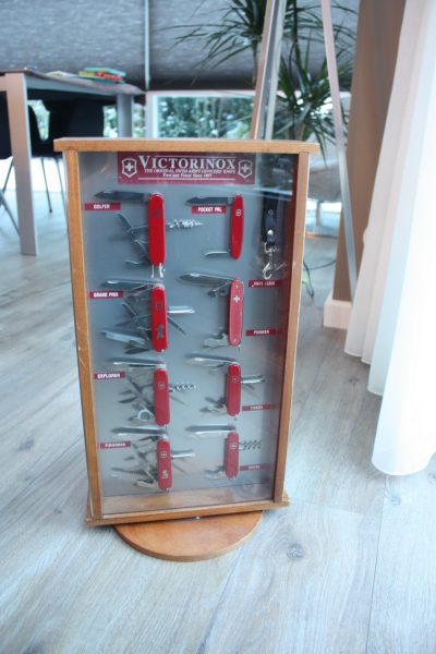 victorinox-display-01