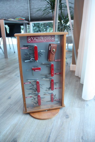 victorinox-display-02