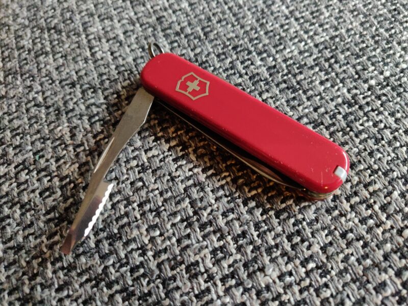 victorinox-executive-red-cellidor